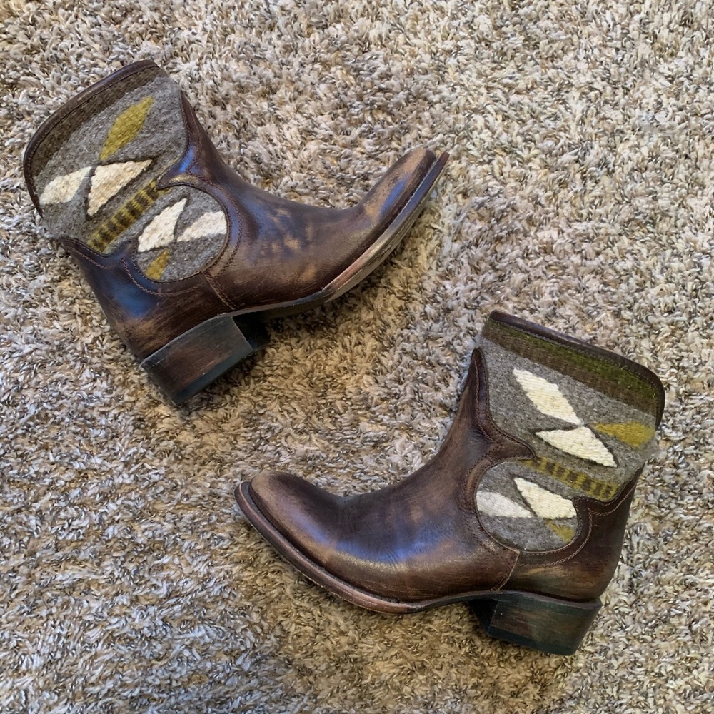 Freebird by Steve Madden boots